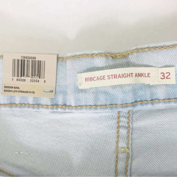New! Levi’s Ribcage Straight Ankle Light Wash Distressed Button Fly Jeans - Picture 9 of 11